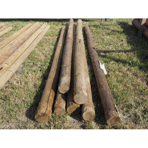 1077 - 7- 10ft Wooden fence stakes 4