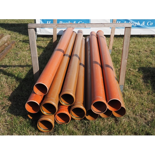 1078 - 13- 3m Plastic soil pipes 6