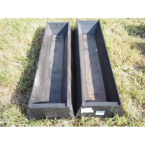 1081 - 2- Paxton LF100 1m plastic troughs