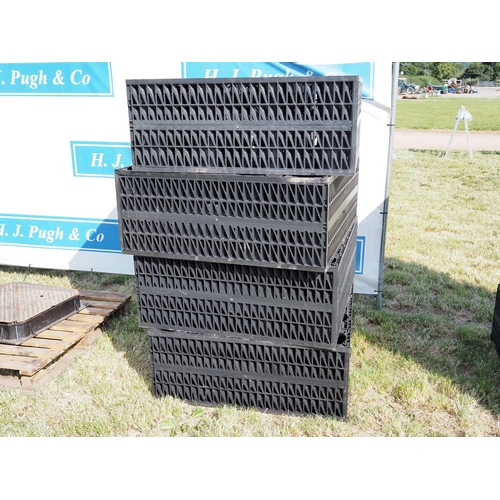 1090 - 8- Attenuation crates 1x1m