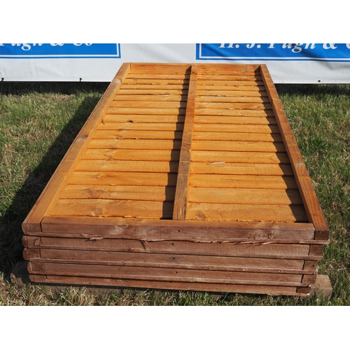 1092 - 5- Fence panels 3x6ft