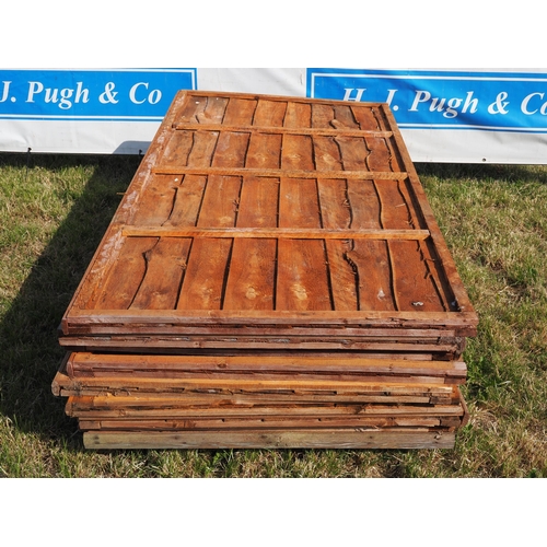 1093 - 9- Fence panels 3x6ft