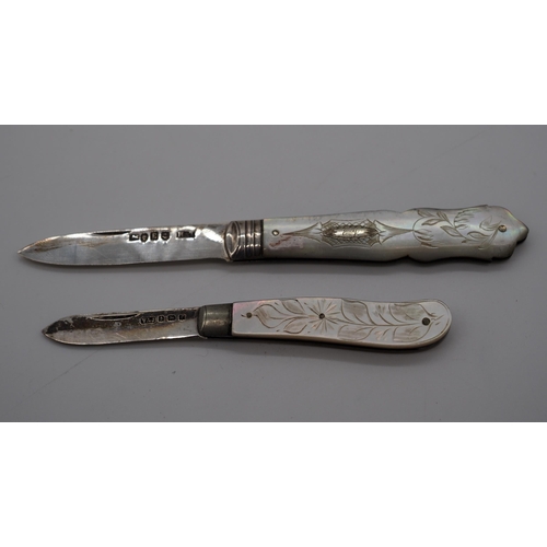 267 - 2- Hallmarked silver and mother of pearl fruit knives