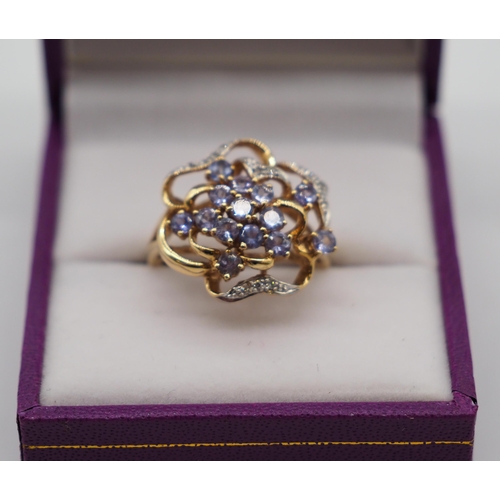 281 - 9ct Gold tanzanite and diamond ring