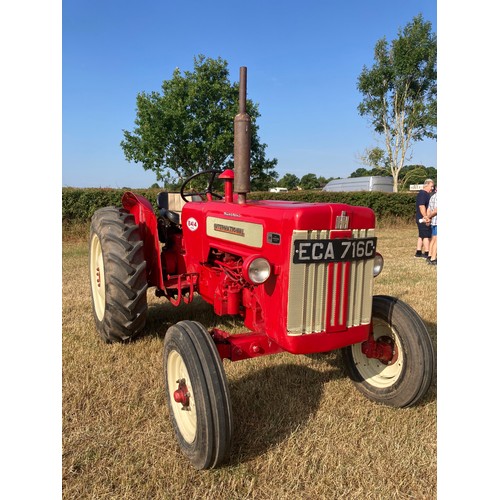 International B414 Tractor. 1962. Runs And Drives