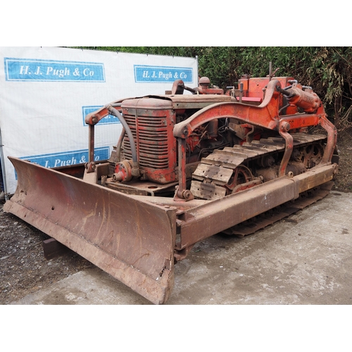 166 - International TD 9 crawler. Petrol/diesel. With Ruston Bucyrus blade and Cargo winch. Ex forestry co... 