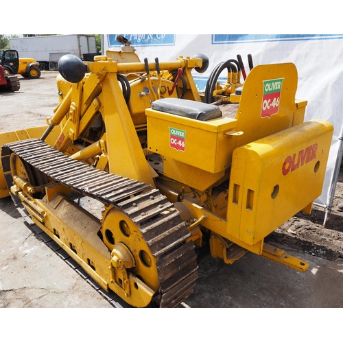 143 - Oliver OC-46 petrol loading shovel. c/w drawbar and rear weight. SN-1228. Key