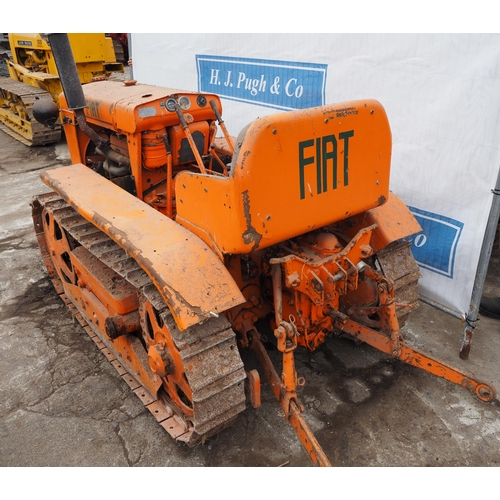 158 - Fiat petrol narrow crawler c/w hydraulic linkage and PTO. SN-25C001319