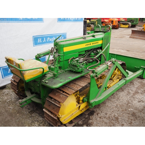 148 - John Deere 420C crawler. 1954, c/w front angle blade and drawbar. Runs and drives. SN-112812. Key