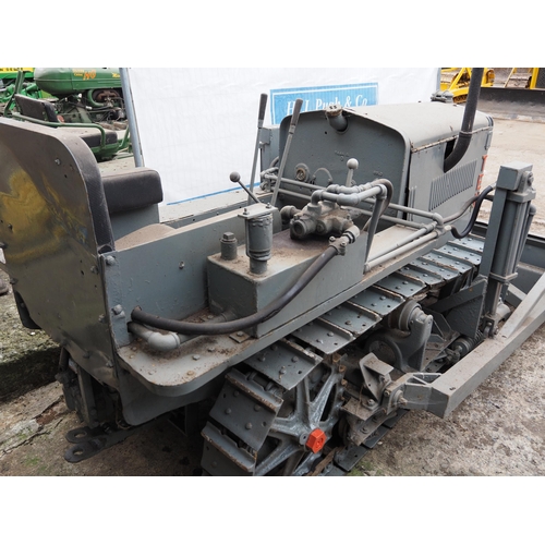 173 - Caterpillar TEN crawler, 4 cylinder petrol engine. Early restoration. c/w hydraulic PTO driven blade... 