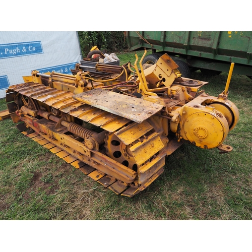 117 - John Deere crawler parts