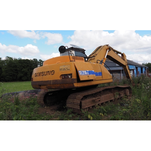 124 - Samsung SE210 360 excavator. SN- FAY1732. c/w spares bucket. Runs. Key