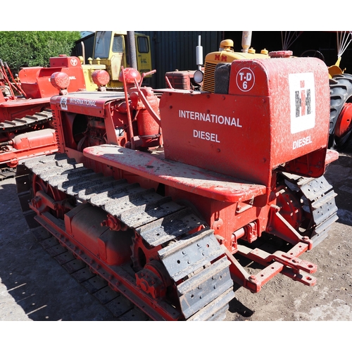 163 - International BTD6 diesel crawler. c/w drawbar. Runs. Model- BTD640. SN-531. Reg 7698 NG. V5. Key