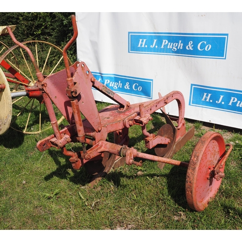 135 - David Brown 2 furrow plough