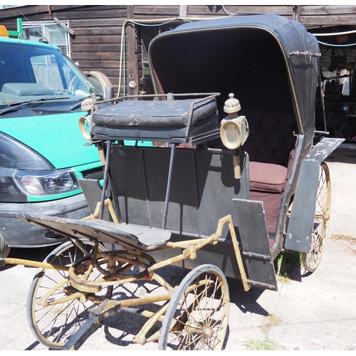 174 - Early 4 wheel 2 seater ladies phaeton c/w lamps and cover