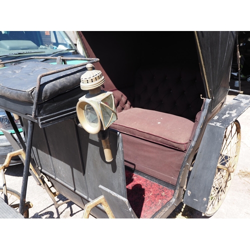 174 - Early 4 wheel 2 seater ladies phaeton c/w lamps and cover