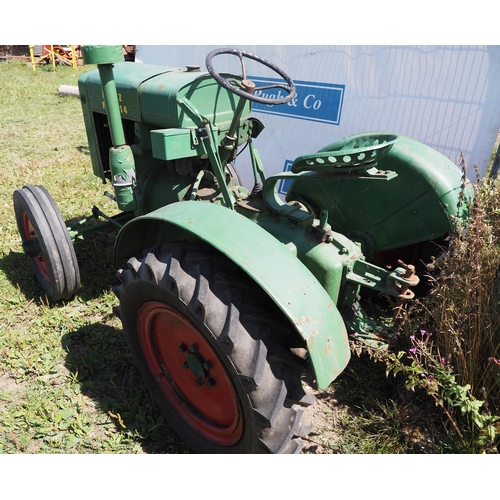 184 - Deutz F1 M414 tractor. Good tyres, small engine crack, pulley. Runs and drives. Reg. GAS 963. V5