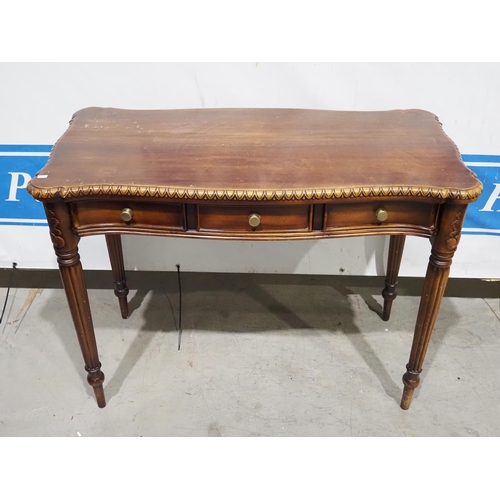 105 - Reproduction hall table 30x39