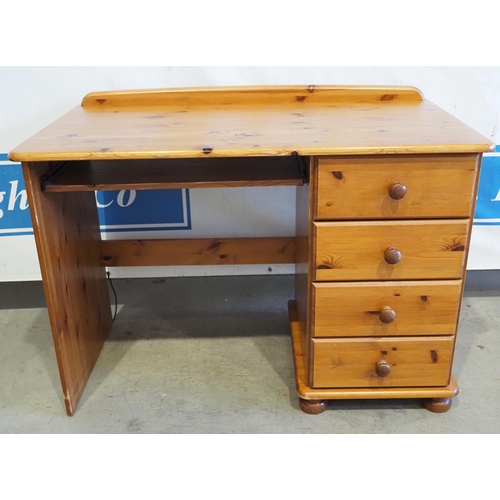 76 - Pine desk 43x32