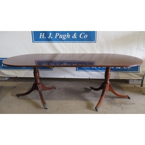 97 - Solid wood extendable table 84x36