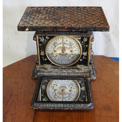 220 - Vintage Jaraso personal weighing machine