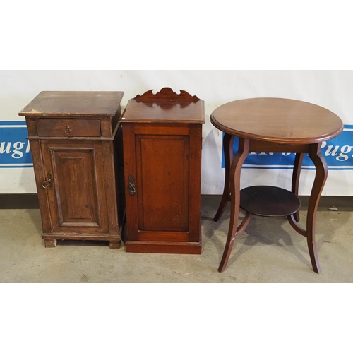 146 - 2- Pot cupboards and occasional table