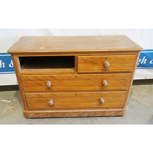 178 - Pine chest of 2 short and 2 long drawers, 1 drawer missing 32 x 46