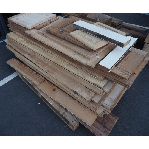 130 - Pallet of pine doors