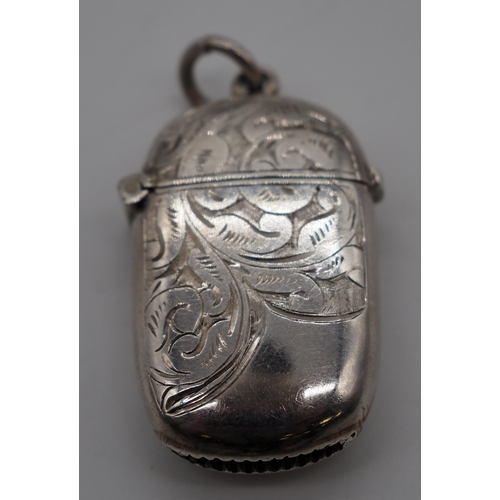 274 - Hallmarked silver vesta case. Approx 20g