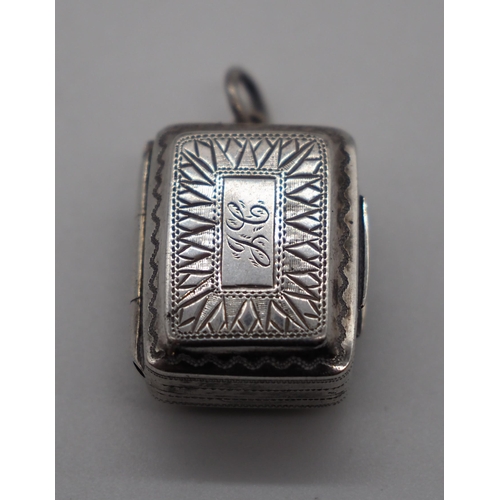 317 - Hallmarked silver vinaigrette. Approx 6g