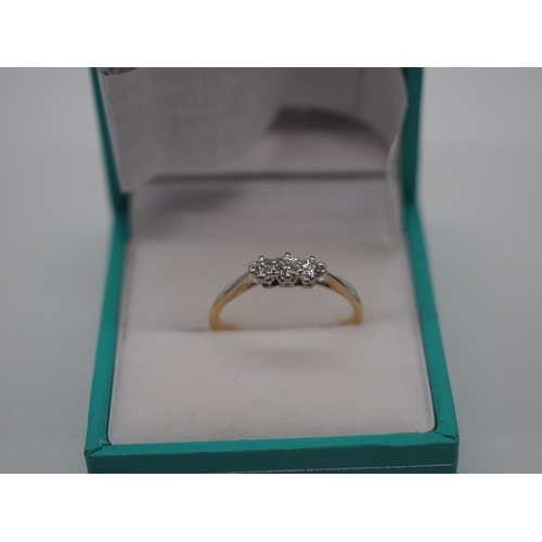 392 - 18ct gold 3 stone diamond ring approx 0.25ct approx 2.3g total weight