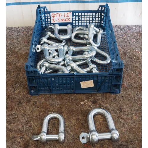 939 - 15- Shackles in 2 sizes