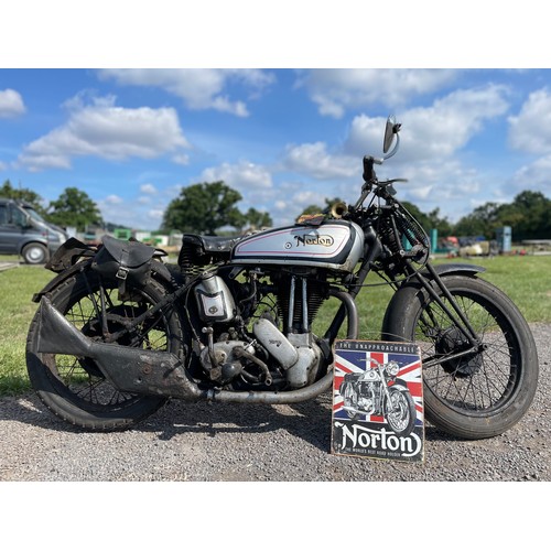 800 - Norton ES2 motorcycle. 1940. Ex WD. Runs, used 4 months ago. This bike has been used on rallies over... 