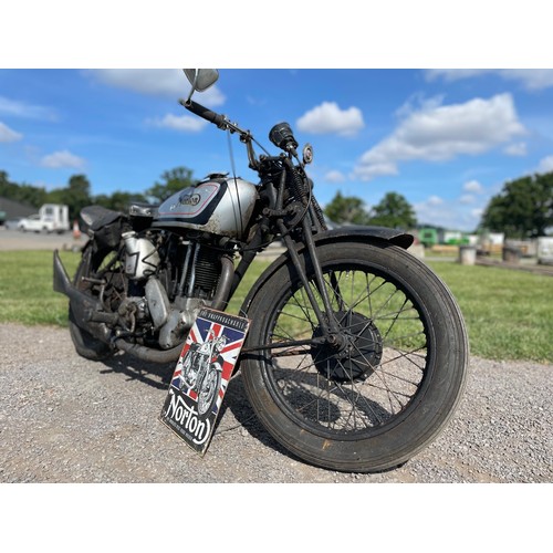 800 - Norton ES2 motorcycle. 1940. Ex WD. Runs, used 4 months ago. This bike has been used on rallies over... 