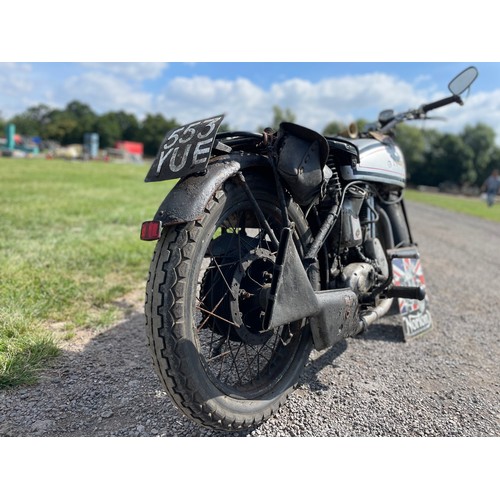 800 - Norton ES2 motorcycle. 1940. Ex WD. Runs, used 4 months ago. This bike has been used on rallies over... 