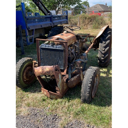 1563 - Ferguson TED 20 tractor. Petrol paraffin , s/n 140621. Spares or repairs