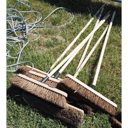 120 - 5- Brooms