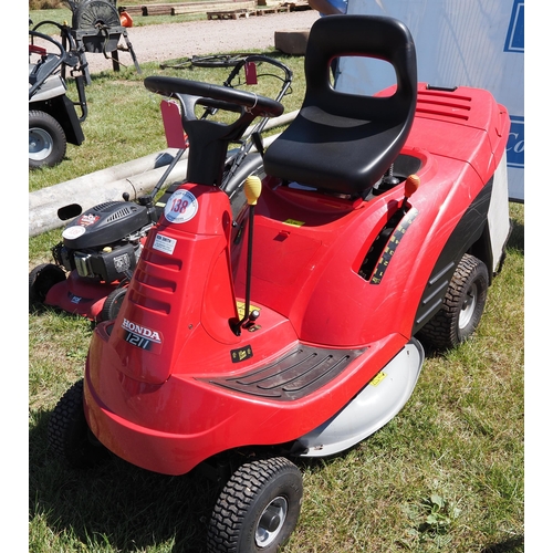 138 - Honda 1211 ride on mower