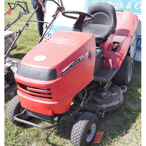 164 - Honda 2213 ride on mower