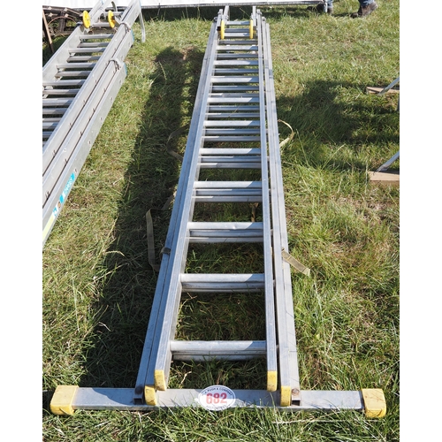 682 - Aluminium extending roofing ladders