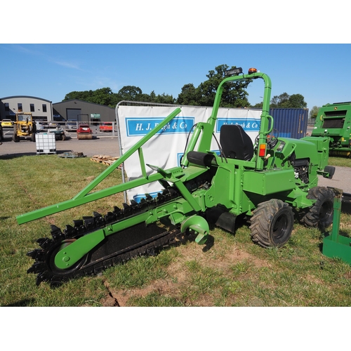 1247 - Vermeer trencher. Refurbished, good order, carrier and spare chain. Key in office