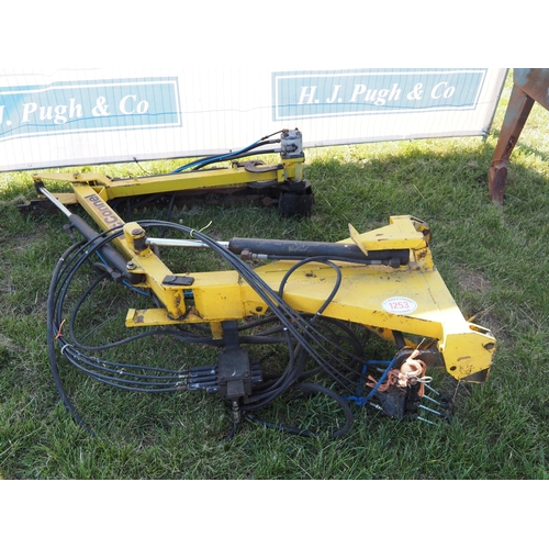 1253 - McConnel Swingtrim finger bar hedge/tree cutter, good working order