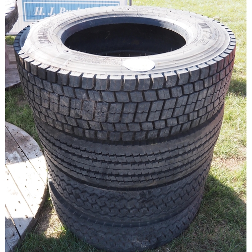 1263 - Lorry tyres 275/70R22-5