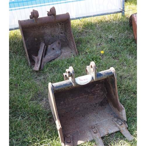 1267 - 2- Mini digger buckets