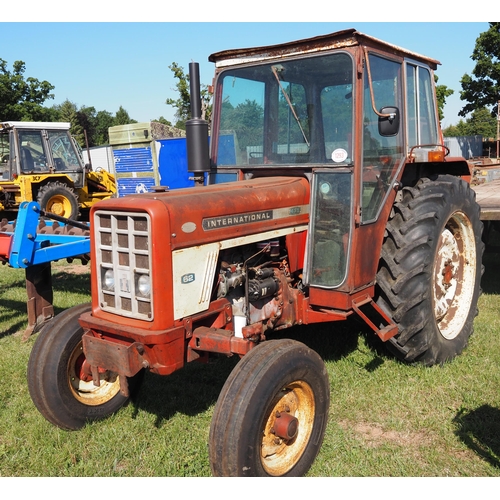 1293 - 1974 IH 475 tractor. 3050 hours recorded. Engine completely rebuilt, Runs and drives very well