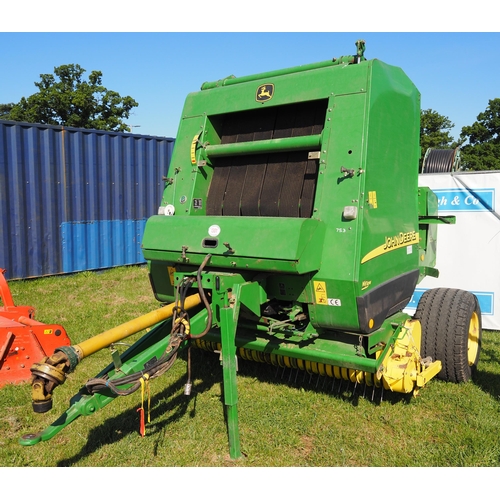 1301 - 2005 John Deere 582 Hiflow round baler. Off farm, very tidy