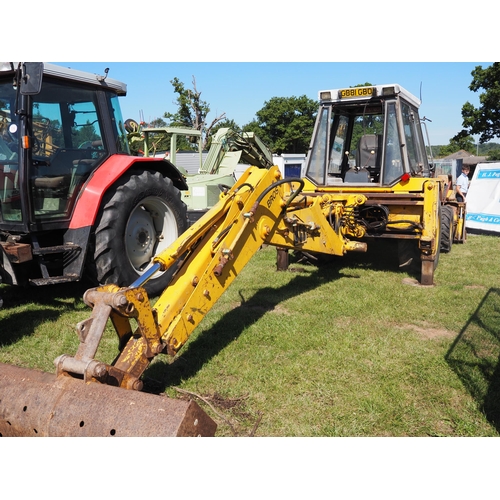 1309 - JCB 3CX Sitemaster digger with buckets. 6198 hours recorded. Runs and drives. Reg. G881 GBO. Key in ... 