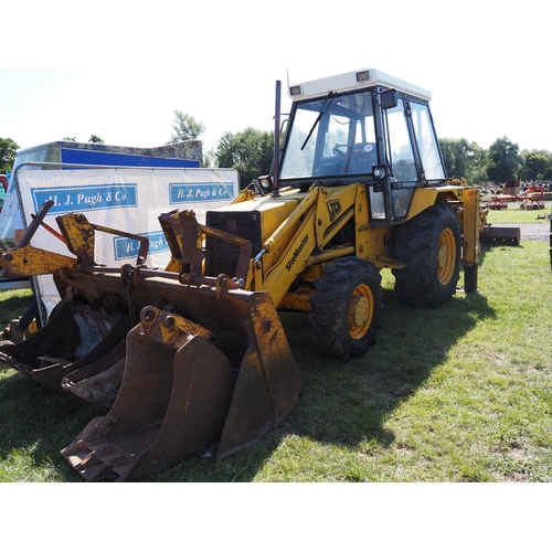 1309 - JCB 3CX Sitemaster digger with buckets. 6198 hours recorded. Runs and drives. Reg. G881 GBO. Key in ... 