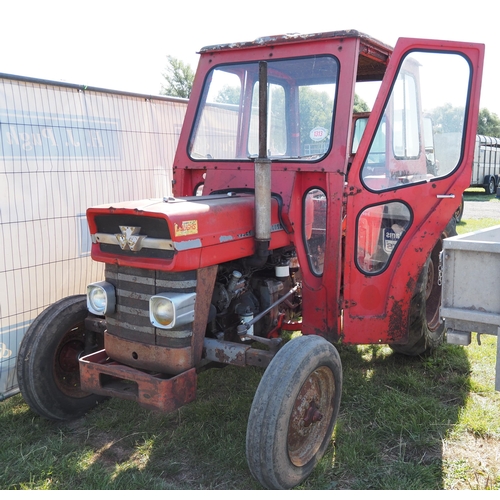 1313 - Massey Ferguson 135 tractor. 6462 hours recorded. Runs and drives well. Sirocco cab. No documents. R... 