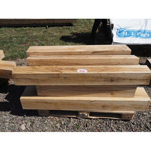 886 - Pallet of oak beams average 1.4m